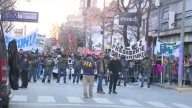 Tensión en Junín antes del acto de Milei: insultos y piedrazos contra la comitiva presidencial