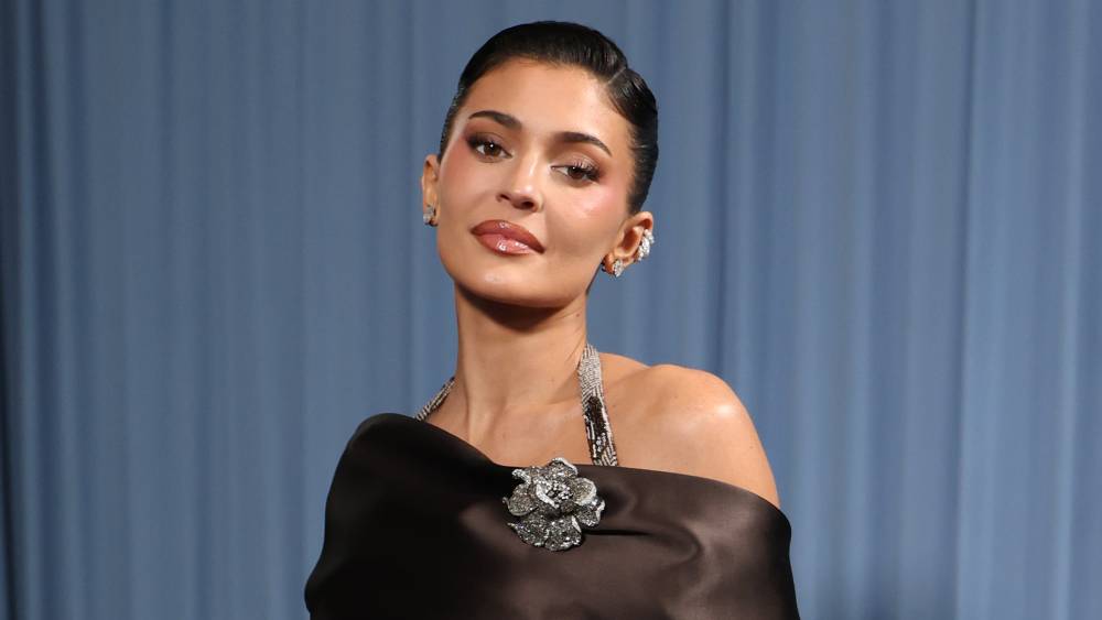 Inside Kylie Jenner’s Artistic, Sunflower-Filled 28th Birthday Celebration