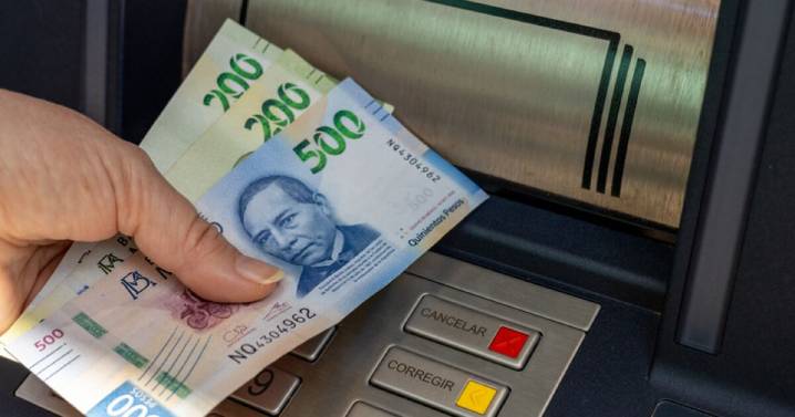 El crédito de la banca se contrae por primera vez en 9 meses