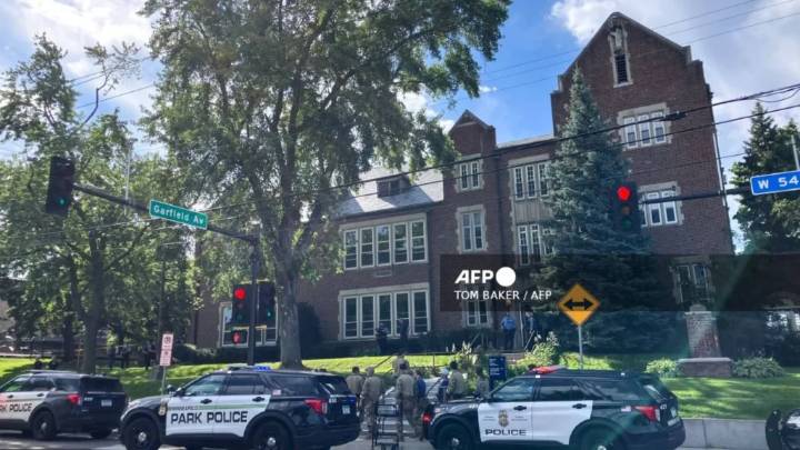 Reportan dos muertos tras tiroteo en escuela católica de Minneapolis