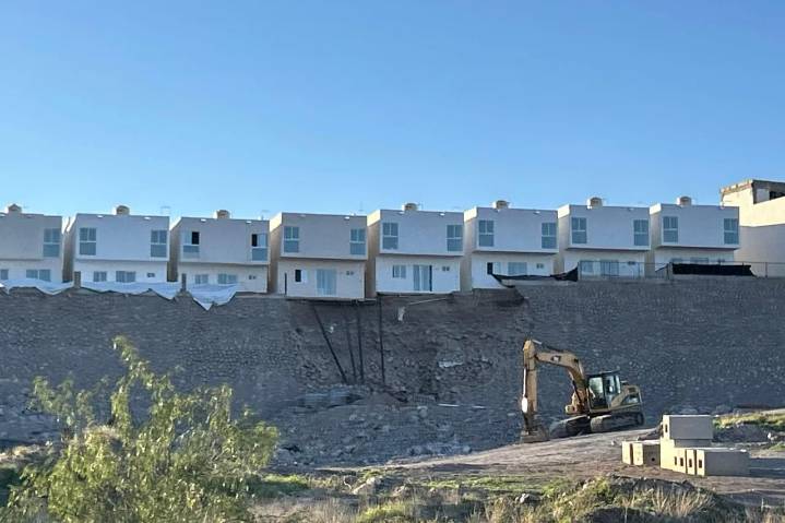 Chihuahua: Han evacuado 27 viviendas de Monte Xénit
