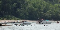 How safe is the water at Edgewater and Villa Angela Cleveland Metroparks beaches on Sunday?