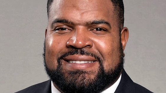 Other driver died in car crash with South Carolina assistant