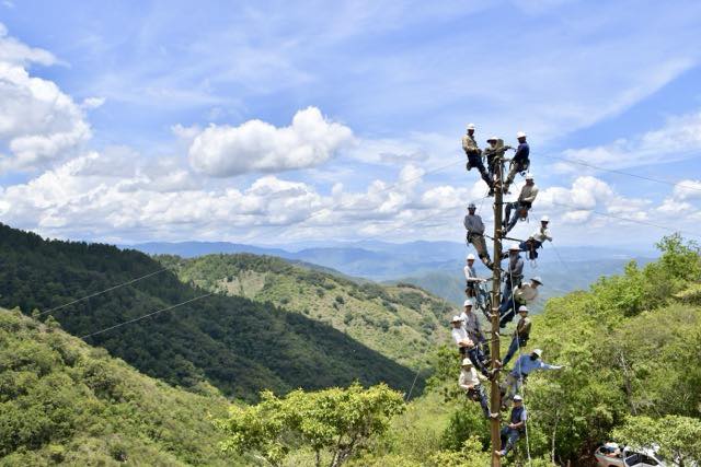 Tennessee line workers bring electricity to remote villages in Guatemala