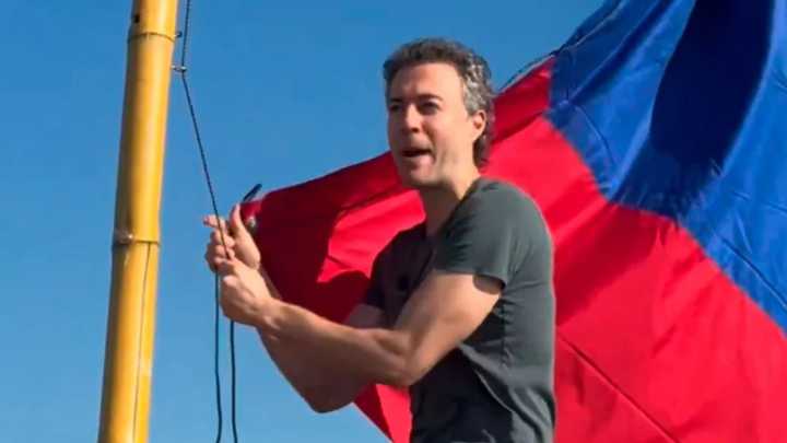 Perú califica como “acciones innecesarias” la colocación de bandera colombiana en la isla Santa Rosa por parte de Daniel Quintero
