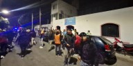 Clausuraron tres fiestas clandestinas en Córdoba: más de 1.200 personas desalojadas y ataques a la Policía