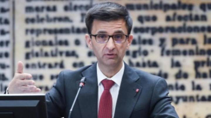 El presidente de RTVE lanza un mensaje muy contundente tras los ataques a Sarah Santaolalla: "No sobra nadie"