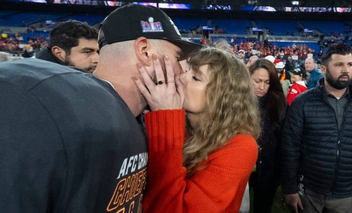 Suegro de Taylor Swift revela más detalles del compromiso con su hijo Travis Kelce