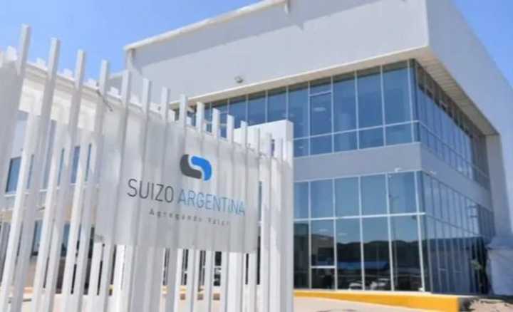 Coimas de Milei: revelan que la droguería Suizo Argentina tiene contratos millonarios con PAMI