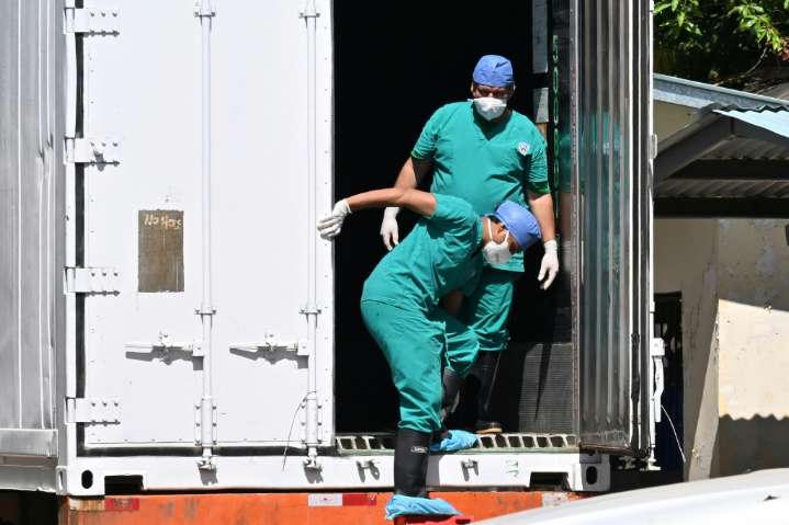 Cadáveres de unos 200 migrantes permanecen sin identificar en Panamá