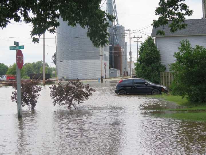 Inundaciones en Milwaukee ocasionan caos con cortes de electricidad y calles cerradas