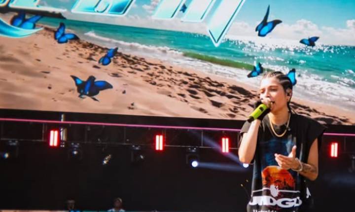 Iza M enciende el “Baja Beach Fest” con su presentación musical