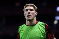 Former Manchester United star fires warning over Rasmus Hojlund decision