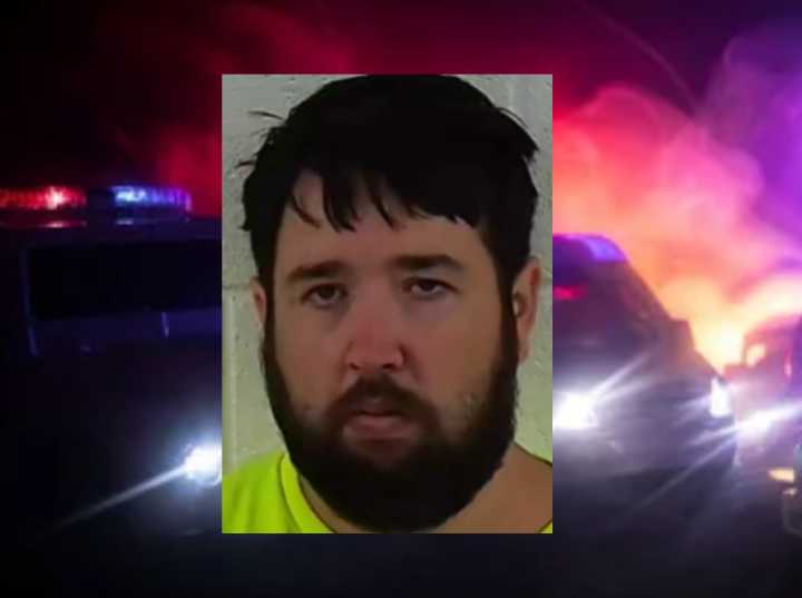 Arrestan a hombre por explotación sexual de un menor en Surry
