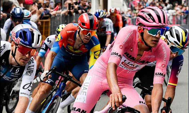 Isaac del Toro, entre los 10 mejores ciclistas del mundo según la UCI