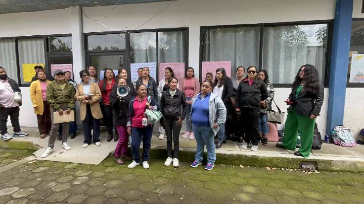 Maestros de zona escolar 22 en Ocuituco denuncian maltrato laboral de supervisora