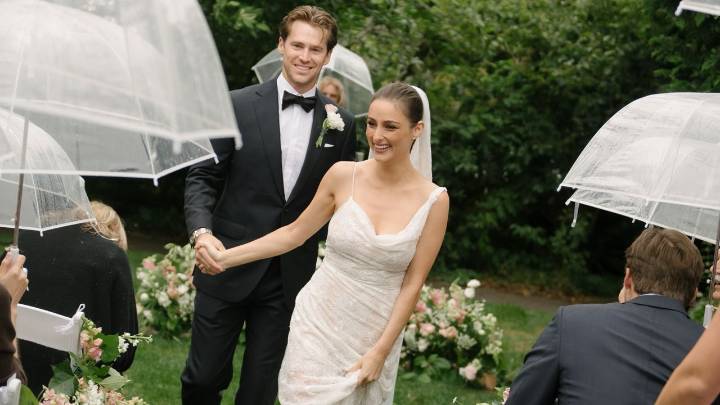Singer Banks Wore A “Sexy And Romantic” Lace Vivienne Westwood Dress To Wed Lacrosse Star Drew Snider