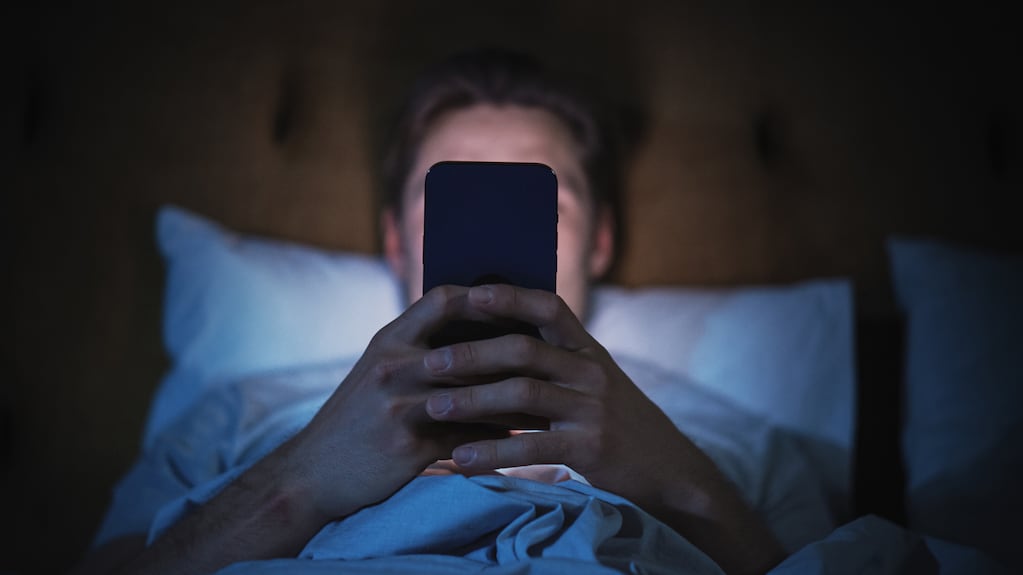 Limitar el uso del celular por tres días: qué beneficios tiene según un estudio científico