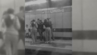 Golpean sujetos a policía en andén de la Línea 8 del Metro