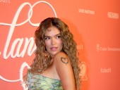 Karol G muestra cómo se prepara para sus próximos shows
