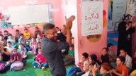 Escucha a este profesor en Gaza enseñar música con el sonido de drones israelíes