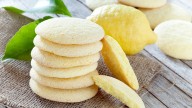 Sin manteca ni azúcar: cómo preparar galletitas de limón más suaves y esponjosas