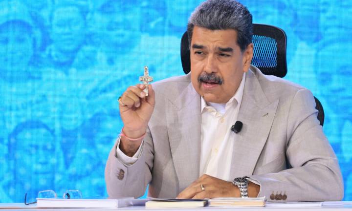 Maduro: ONG financiadas por EEUU encubren terrorismo en Venezuela