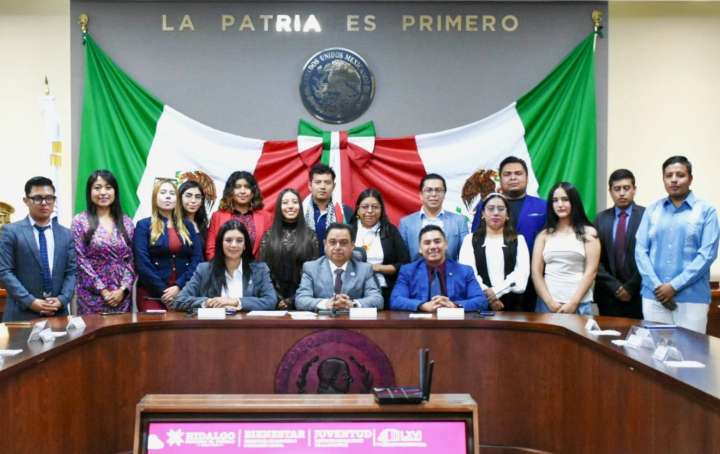 Protesta en el Congreso el Consejo de las Juventudes