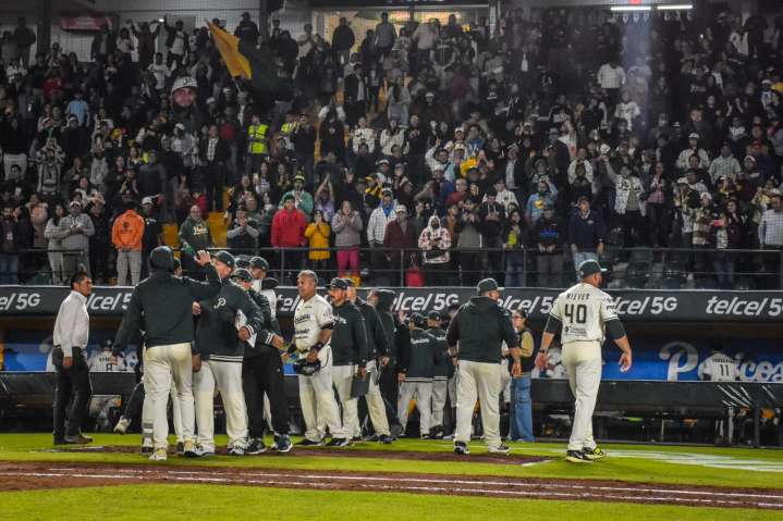 Pericos de Puebla asegura su pase a la siguiente ronda