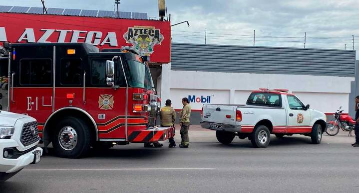 Motociclista resulta lesionado tras choque con unidad de Bomberos en Hermosillo