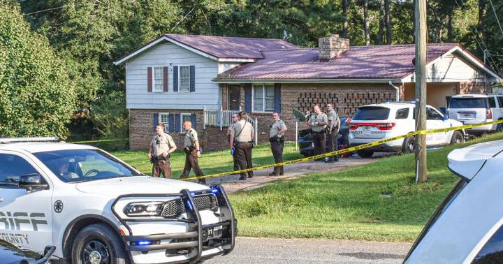 Deputies respond to shooting on Wedgewood Circle