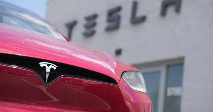 Jury awards $329 million in case that blamed Tesla's Autopilot for deadly crash