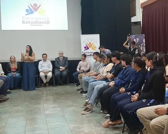 Se inició el parlamento estudiantil en Montecarlo