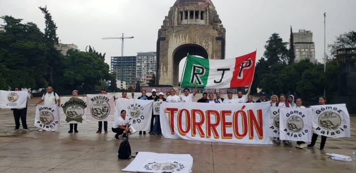 Personal del IMSS de La Laguna marcha en CDMX por régimen de Jubilaciones y Pensiones