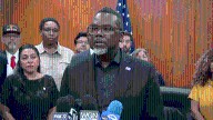 Chicago Mayor Johnson signs order on immigration, Trump National Guard threat