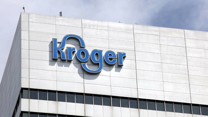 Kroger layoffs: Why the grocery giant is axing 1,000 corporate workers as it closes dozens of stores