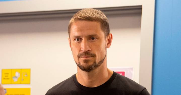 Coronation Street fans 'saying same thing' as Carl Webster mystery a 'plot twist'
