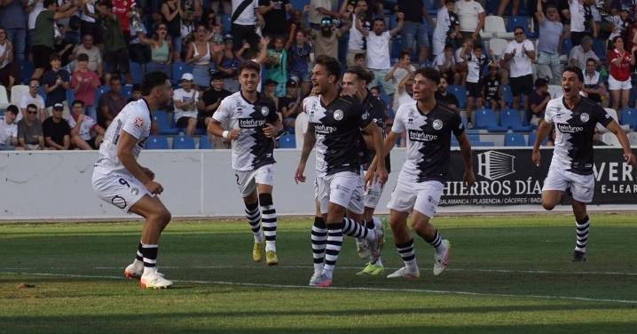 Malasia convoca a Gabri Palmero y Unionistas pierde al jugador ante la Arenteiro