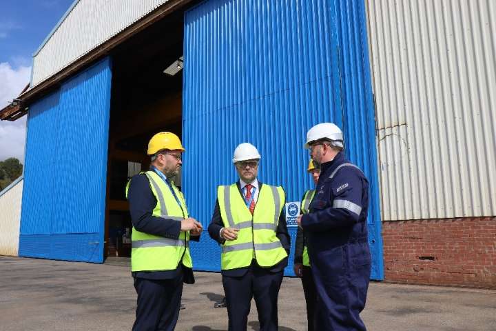Scottish Secretary to cut steal for £8m barge for MoD at Navantia