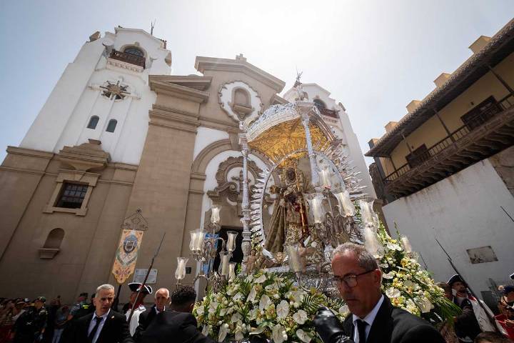 Peregrinos y devotos festejan el día de la Patrona canaria