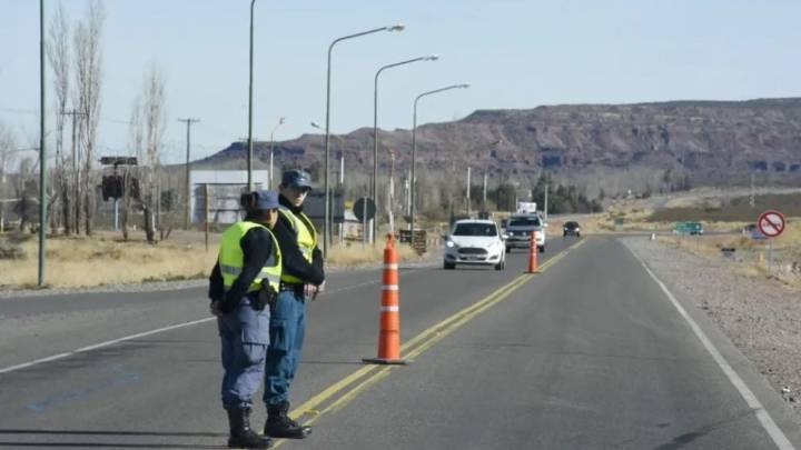 La policía de Neuquén organizó un operativo especial de seguridad vial para el fin de semana