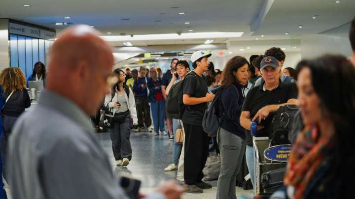 United Airlines grounds entire mainline fleet over 'technology issue' leaving travelers facing ' pretty rough' journeys