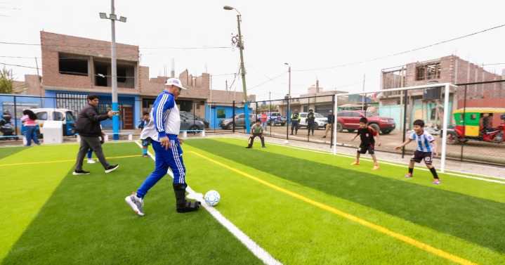 Ancón: después de una década de abandono inauguran mini complejo deportivo en el desierto que beneficiará a pobladores