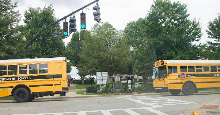 Buses abound: Somerset Independent holds first classes for new school year