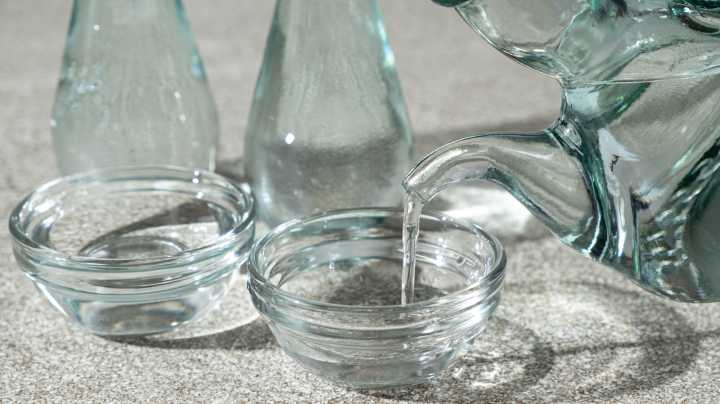 This Affordable Ingredient Is Vinegar's Best Friend When Cleaning Your Kitchen
