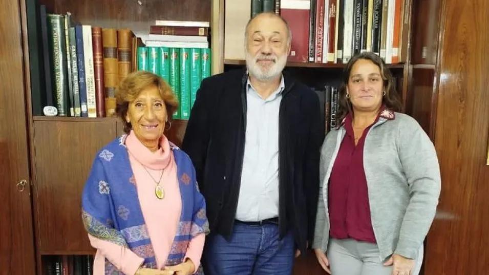 LOCALES. Encuentro en la Agencia Cultural de la Embajada de España