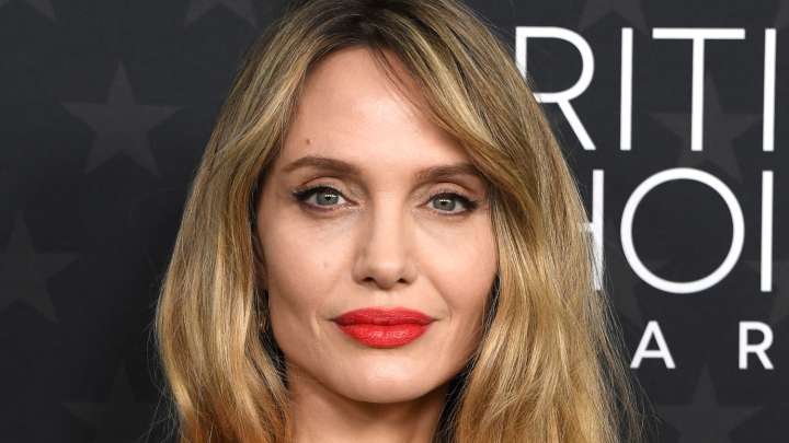 Angelina Jolie To Lead Doug Liman Spy Movie The Initiative