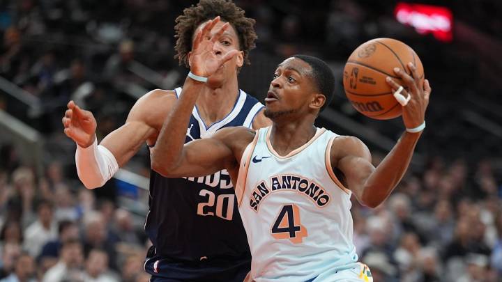 Spurs Extend De'Aaron Fox After February Trade From Kings