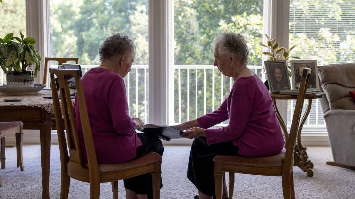 95-year-old identical twins in Kaysville share life advice