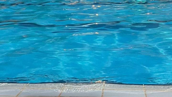Muere un varón de 34 años en una piscina de Mairena del Alcor: posible ahogamiento